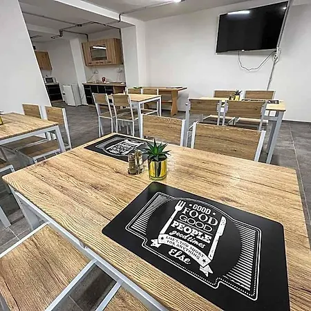 Hostel H18