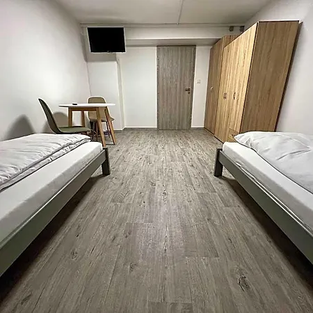 Hostel H18 *
