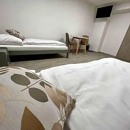 Hostel H18
