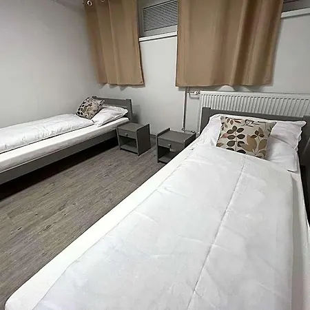 Hostel H18
